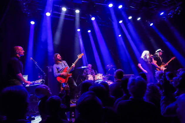 Purpendicular with drummer Ian Paice, singer and band founder Robby Thomas Walsh, guitarist Murray Gould, bassist Nick Fyfe and keyboardist Alessandro Debiaggi Rüsselsheim 12 02 2026 Concert by Purpendicular with drumming legend Ian Paice from Deep Purple