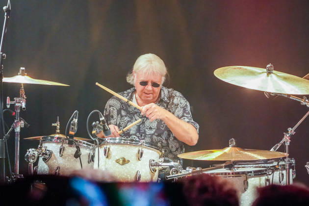 Purpendicular with drummer Ian Paice founding member Deep Purple Rüsselsheim 12 02 2026 Concert by Purpendicular with drumming legend Ian Paice from Deep Purple