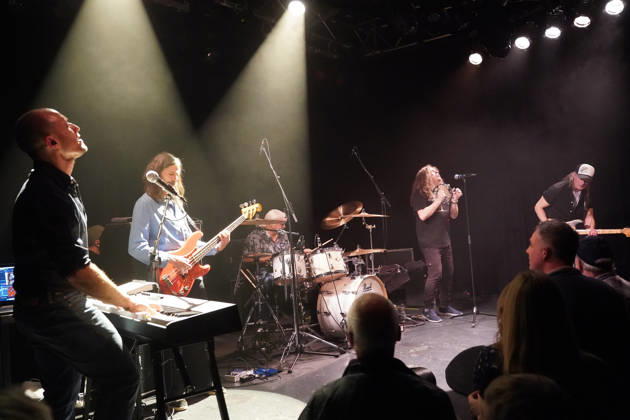Purpendicular with drummer Ian Paice, singer and band founder Robby Thomas Walsh, guitarist Murray Gould, bassist Nick Fyfe and keyboardist Alessandro Debiaggi Rüsselsheim 12 02 2026 Concert by Purpendicular with drumming legend Ian Paice from Deep Purple