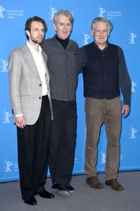 Anders Danielsen Lie, Grant Gee, and Bill Pullman at the photocall for the feature film Everybody Digs Bill Evans at the Berlinale 2026 76 Berlin International Film Festival at the Hotel Grand Hyatt Berlin, 13 02 2026 Foto:xN.xKubelkax xFuturexImagex evans_6240