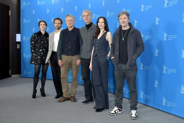 Katie McGrath, Anders Danielsen Lie, Bill Pullman, Grant Gee, Valene Kane and Barry Ward at the photocall for the feature film Everybody Digs Bill Evans at the Berlinale 2026 76 Berlin International Film Festival at the Hotel Grand Hyatt Berlin, 13 02 2026 Foto:xM.xBehrensx xFuturexImagex evans_6256