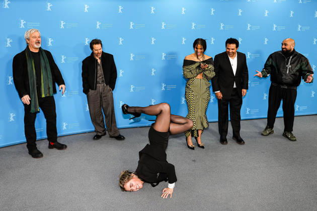 Berlin Berlinale, 76 Berlin International Film Festival 2026 Photo Call Fun shoot GOOD LUCK, HAVE FUN, DON™T DIE Gore Verbinski Director Director Sam Rockwell Actor Actor Zazie Beetz Actress Actor Haley Lu Richardson Actress Actor on the floor Michael Pena Actor Actor Asim Chaudhry A Copyright: xEibner-Pressefoto RogerxBuerkex EP_RBE