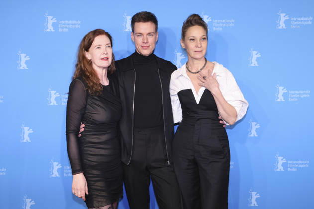 Julika Jenkins, Kai Stänicke and Jeanette Hain at the photocall for the feature film The Homeless Trial of Hein at the Berlinale 2026 76 Berlin International Film Festival at the Hotel Grand Hyatt Berlin, 13 02 2026 Foto:xD.xBedrosianx xFuturexImagex heimatlose_6206