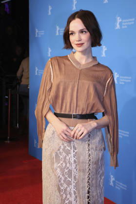 Emilia Schüle at the photocall for the feature film The Homeless Trial of Hein at the Berlinale 2026 76 Berlin International Film Festival at the Hotel Grand Hyatt Berlin, 13 02 2026 Foto:xD.xBedrosianx xFuturexImagex heimatlose_6216