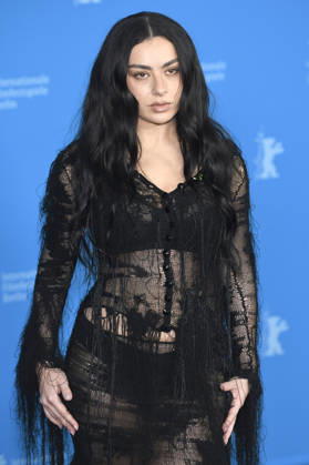 Charli xcx at the photocall for the movie The Moment at the Berlinale 2026 76 Berlin International Film Festival at the Hotel Grand Hyatt Berlin, 14 02 2026 Foto:xC.xNiehausx xFuturexImagex moment_6204