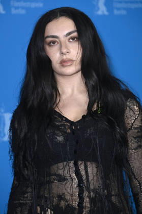 Charli xcx at the photocall for the movie The Moment at the Berlinale 2026 76 Berlin International Film Festival at the Hotel Grand Hyatt Berlin, 14 02 2026 Foto:xN.xKubelkax xFuturexImagex moment_6246