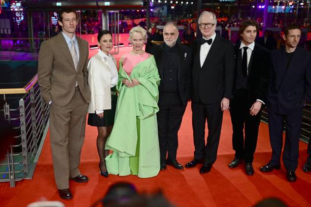 Callum Turner, Elena Anaya, Pamela Anderson, Karim Aïnouz, Tracy Letts, Lukas Gage and Jamie Bell at the premiere of Rosebush Pruning during the 76th Berlinale, Berlin International Film Festival 2026 , on February 14, 2026 Romain Doucelin Bestimage Celebrities attend the premiere of Rosebush Pruning during the 76th Berlinale, Berlin International Film Festival, at the Berlinale Palast, on February 14, 2026 in Berlin, Germany Berlin Allemagne  Copyright: xRomainxDoucelinx xBestimagexRomainxDoucelinx xBestimagex
