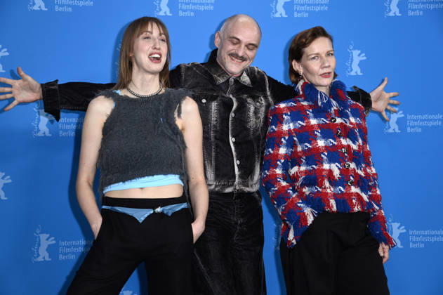 Caro Braun, Markus Schleinzer and Sandra Hüller at the photocall for the feature film Rose at the Berlinale 2026 76 Berlin International Film Festival at the Hotel Grand Hyatt Berlin, 15 02 2026 Foto:xN.xKubelkax xFuturexImagex rose_6204