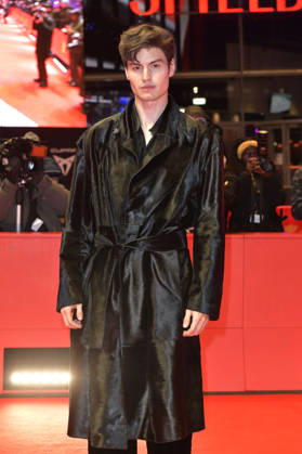 Moritz Hau at the premiere of the feature film Rose at the Berlinale 2026 76 Berlin International Film Festival in the Berlinale Palast Berlin, 15 02 2026 Foto:xM.xBehrensx xFuturexImagex rose_6225
