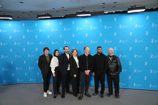 February 15, 2026, Berlin, Germany: Belgian screenwriter Angelo Tijssens, French actor Arieh Worthalter, Belgian director Anke Blonde, Belgian actor Jan Hammenecker, and English actor Anthony Welsh pose for a photo call for the film Dust during the 76th Berlin International Film Festival (Berlinale), which is Europe s first major film festival of the year, in Berlin. The festival runs from February 12 to 22, 2026. Berlin Germany - ZUMAf146 20260215_zip_f146_053 Copyright: xRouzbehxFouladix
