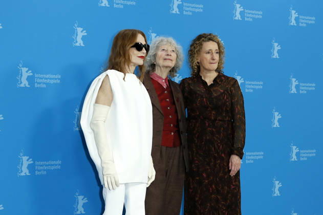Isabelle Huppert, Ulrike Ottinger and Tricia Tuttle at the photocall for the feature film The Blood Countess at the Berlinale 2026 76 Berlin International Film Festival at the Hotel Grand Hyatt Berlin, 16 02 2026 Foto:xC.xTamckex xFuturexImagex blutgraefin_6300