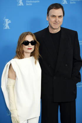 Isabelle Huppert and Lars Eidinger at the photocall for the feature film The Blood Countess at the Berlinale 2026 76 Berlin International Film Festival at the Hotel Grand Hyatt Berlin, 16 02 2026 Foto:xC.xNiehausx xFuturexImagex blutgraefin_6350