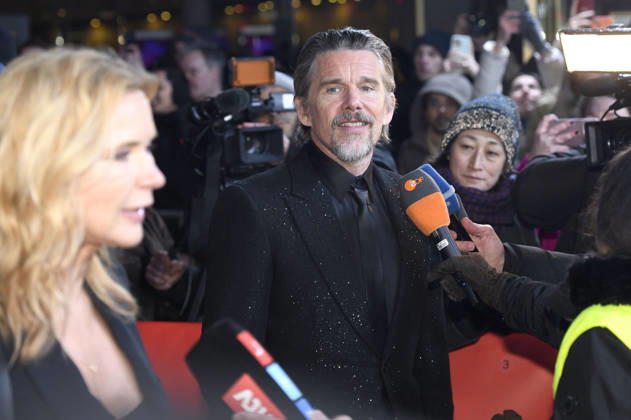Veronica Ferres and Ethan Hawke at the premiere of the feature film The Weight The Weight Gold Rush at the Berlinale 2026 76 Berlin International Film Festival at the Zoo Palast Berlin, 17 02 2026 Foto:xC.xNiehausx xFuturexImagex weight_6313