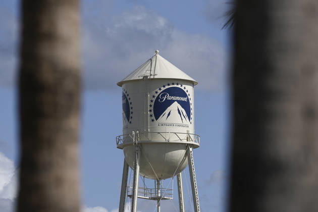 Paramount Pictures In Los Angeles The Paramount Pictures logo is displayed on the water tower in Los Angeles, California, on February 17, 2026. Paramount Skydance attempts a hostile takeover bid of Warner Bros. Los Angeles California United States  Copyright: xMichaelxYanowx originalFilename: yanow-controlo260217_np4li.jpg