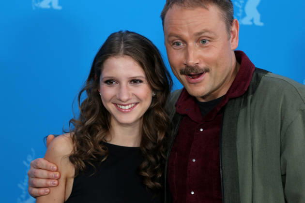 February 18, 2026, Berlin, Germany: Actor Frida Hornemann (L) and Actor Max Riemelt pose for photographers at the photo call for Etwas ganz Besonderes (Home Stories) at the 76th Berlin International Film Festival (Berlinale), Europe s first major film festival of the year, at the Grand Hyatt Hotel in Berlin. The festival runs from February 12 to 22, 2026. Berlin Germany  - ZUMAf146 20260218_zip_f146_048 Copyright: xRouzbehxFouladix