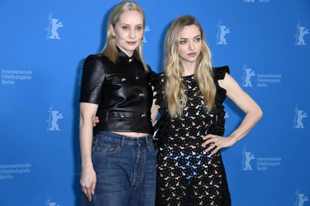 Mona Fastvold and Amanda Seyfried at the photocall for the feature film The Testament of Ann Lee at the Berlinale 2026 76 Berlin International Film Festival at the Hotel Grand Hyatt Berlin, 19 02 2026 Foto:xN.xKubelkax xFuturexImagex testament_6252