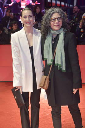 Melisa Sözen and Mahnaz Mohammadi at the Closing Ceremony with Award Ceremony at the Berlinale 2026 76 Berlin International Film Festival in the Berlinale Palast Berlin, 21 02 2026 Foto:xM.xBehrensx xFuturexImagex closing_6401