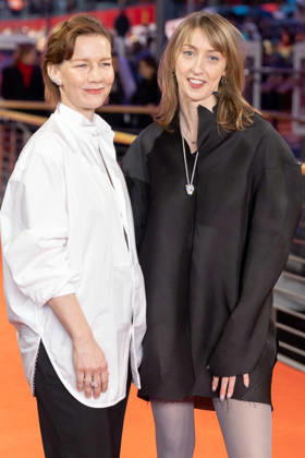 Award ceremony, Berlinale red carpet, Berlin, 21 02 2026 Sandra Hueller, Caro Braun on the red carpet before the closing gala of the 76th Berlinale at the Theater am Potsdamer Platz Berlin on 21 02 2026 The 76th Berlin International Film Festival takes place from February 12 to 22, 2026 Berlin Theater am Potsdamer Platz Copyright: xJensxFinkex