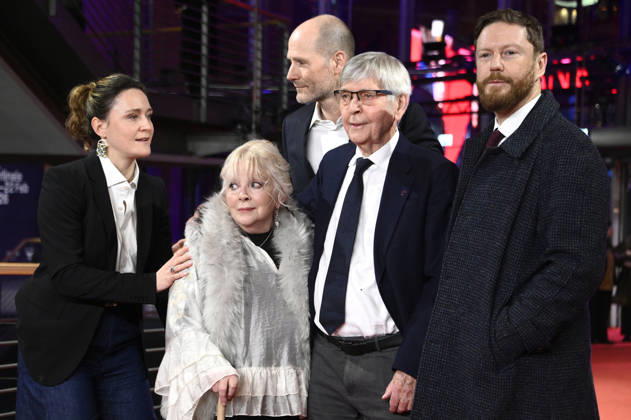 Guest, Anna Calder Marshall, Lance Hammer, Tom Courtenay andTristan Goligher at the Closing Ceremony with Award Ceremony at the Berlinale 2026 76 Berlin International Film Festival at the Berlinale Palast Berlin, 21 02 2026 Foto:xN.xKubelkax xFuturexImagex closing_6490