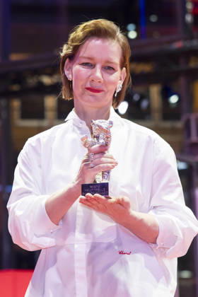 Sandra Hüller with the Silver Bear for Best Actress in Rose after the Closing Ceremony with Award Ceremony at the Berlinale 2026 76 Berlin International Film Festival in the Berlinale Palast Berlin, 21 02 2026 Foto:xB.xKriemannx xFuturexImagex closing_6505