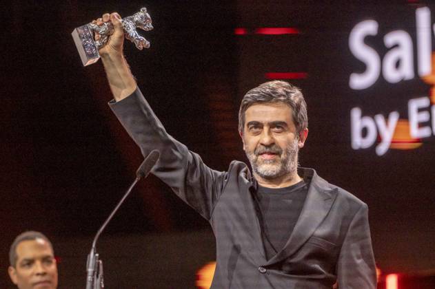 abb Emin Alper SILVER BEAR GRAND JURY PRIZE Kurtulus Salvation at the Berlinale Palast at the Berlinale 2026 Finale Closing Ceremony and Award Ceremony of the 76 Berlin International Film Festival on Saturday 21 02 2026 in Berlin Berlin Germany