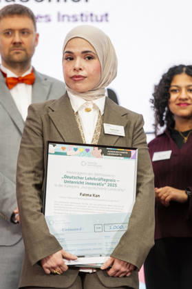 Fatma Kan German Teacher Award 2025 EUR, Germany, Berlin, 23 02 2026 The best teacher is Fatma Kan from Quinoa Schule integrierte Sekundarschule Berlin Award ceremony of the German Teacher Award 2025 Ten teachers, three school administrators and five teaching teams from ten federal states are honored for their outstanding achieveme