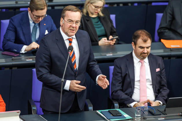 Bundestag Boris Pistorius SPD , Federal Minister of Defense, during the questioning of the Federal Government in the German Bundestag on 25 02 26 in Berlin Berlin Berlin Germany Bundestag