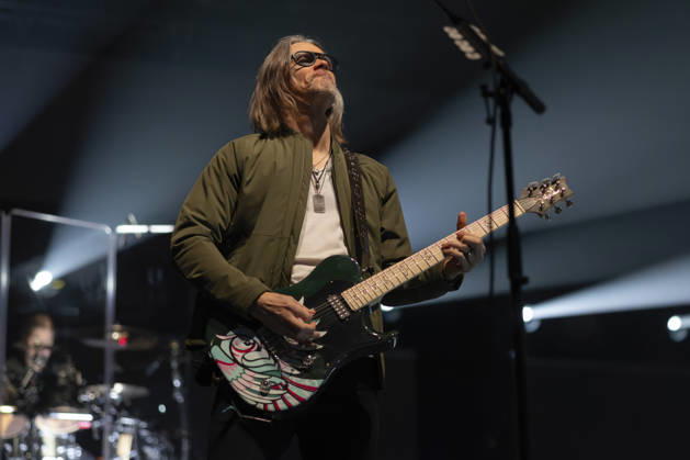 Alter Bridge perform at AO Arena Myles Kennedy of Alter Bridge performs at AO Arena, Manchester, England, 26th February 2026. Editorial use only, Credit:Mike Gray Avalon  Copyright: xMikexGrayx xAvalonx 1078559745