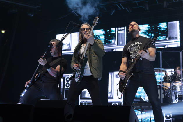 Alter Bridge perform at AO Arena Brian Marshall, Myles Kennedy and Mark Tremonti of Alter Bridge performs at AO Arena, Manchester, England, 26th February 2026. Editorial use only, Credit:Mike Gray Avalon  Copyright: xMikexGrayx xAvalonx 1078560087