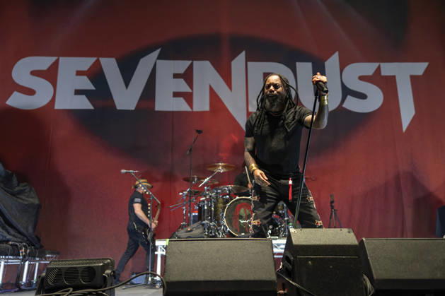 Sevendust perform at AO Arena Lajon Witherspoon of rock band Sevendust performs at AO Arena, Manchester, England, 26th February 2026, Credit:Mike Gray Avalon  Copyright: xMikexGrayx xAvalonx 1078561222