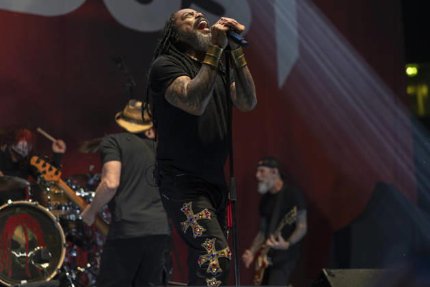 Sevendust perform at AO Arena Lajon Witherspoon of rock band Sevendust performs at AO Arena, Manchester, England, 26th February 2026, Credit:Mike Gray Avalon  Copyright: xMikexGrayx xAvalonx 1078561244
