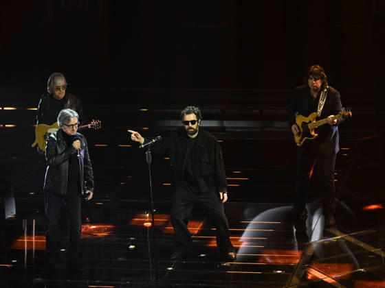 Sanremo, 76th Italian Song Festival. Fourth Night. Pictured: Tommaso Paradiso with Stadio. Copyright: xMaurizioxD Avanzox xipa-agency.netx xPoolxSanremox02x IPA_Agency_IPA72121817