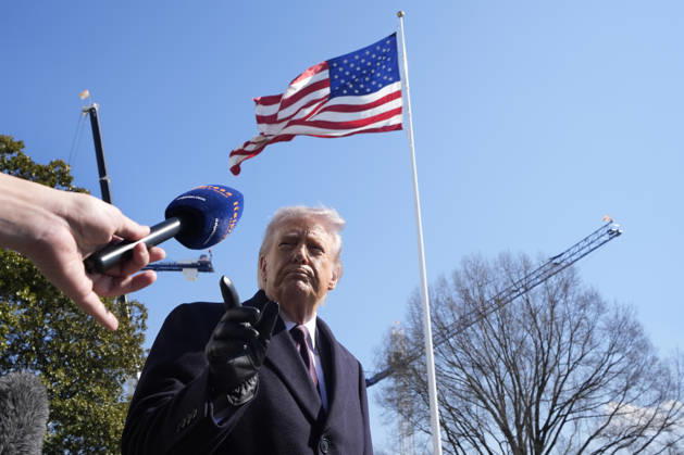 February 27, 2026, Washington, District Of Columbia, USA: United States President Donald J Trump speaks to the members of the media on the South Lawn of the White House in Washington, DC, USA, before boarding Marine One helicopter en route Corpus Christi, Texas and Palm Beach, Florida on Friday, February 27, 2026 Washington USA - ZUMAs152 20260227_faa_s152_015 Copyright: xYurixGripasx-xPoolxviaxCNPx