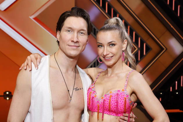 Singer Anna Carina Woitschack and dancer Evgeny Vinokurov at the introductory show of the 19th season of the RTL dance show Lets Dance at the Coloneum Cologne, 27 02 2026 NRW Germany Copyright: xChristophxHardtx