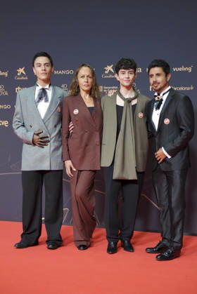 Red carpet of the Goya Awards 2026 The crew of the film La misteriosa mirada del flamenco poses on the red carpet of the 40th edition of the Goya Awards, at the Auditori del Centre de Convencions Internacionals, on February 28, 2026, in Barcelona, Cataluna Spain The awards are given annually by the Academy of Motion Picture Arts and Sciences of Spain AACCE with the aim of rewarding the best professionals in each of the various technical and creative specialties of Spanish cinema 28 FEBRUARY 2026 RED CARPET BARCELONA GOYA AWARDS CINEMA AWARDS Barcelona Catalunya Barcelona Catalunya Catalunya Spain  Copyright: xAlbertoxParedesx 7327920