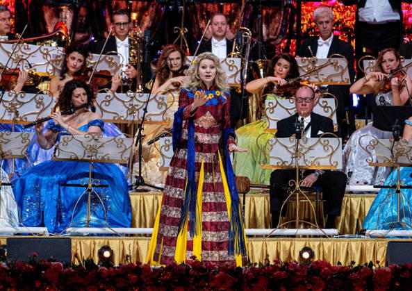 28 02 2026, xlakx, Entertainment, Andre Rieu Tour 2026 v l Andre Rieu and a Ukrainian singer on his tour of the Uber Arena Berlin Berlin Daniel Lakomski