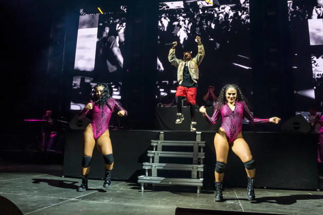 Sean Paul plays a show of his TIMELESS TOUR on March 5, 2026 at the QUARTERBACK Immobilien ARENA Leipzig In front of an almost sold-out venue, the dancehall star delivers an energetic performance with his best-known hits, accompanied by a DJ and an elaborate light and video production, while the audience in the arena dances and sings along ï¿¼ Sean Paul Lei