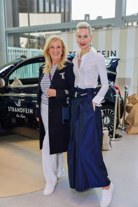 New beauty era at Strandfein Uta Raasch and Jeannine Halene present the Strandfein Beauty Signature Line Designer Uta Raasch and her business partner Jeannine Halene Agentur Rheinschurken de are making a strong statement with their newly founded brand Düsseldorf The Art of Beauty Messe NRW Germany