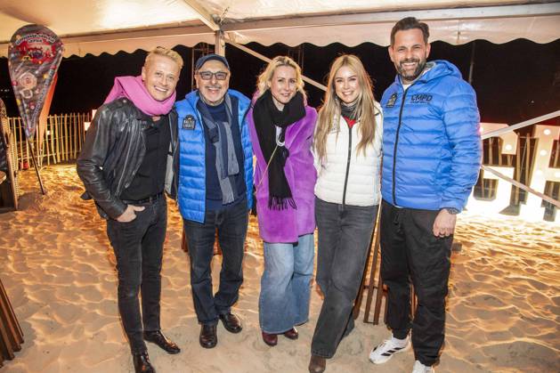abb Roman Knizka, Wolfgang Stumph, Franziska Hippe, Nina Ensmann and Matthias Killing as guests on the beach at 10 years of Baltic Lights 2026 celebrity charity sled dog race in aid of Welthungerhilfe on the Baltic Sea between the Ahlbeck sea bridge and the Heringsdorf sea bridge , Friday 06 03 2026 in Heringsdorf MV Germany