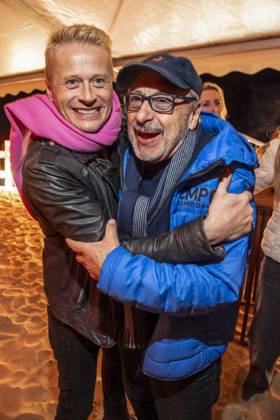 abb Roman Knizka and Wolfgang Stumph as guests on the beach at the 10th anniversary of Baltic Lights 2026 celebrity charity sled dog race in aid of Welthungerhilfe on the Baltic Sea between the Ahlbeck sea bridge and the Heringsdorf sea bridge, Friday 06 03 2026 in Heringsdorf MV Germany