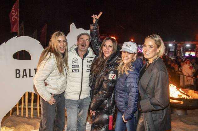 abb Nina Ensmann, Till Demtroeder, Simone Thomalla, Anja Lanaeus and Janine Kunze as guests on the beach at 10 years of Baltic Lights 2026 celebrity charity sled dog race in aid of Welthungerhilfe on the Baltic Sea between the Ahlbeck sea bridge and the Heringsdorf sea bridge , Friday 06 03 2026 in Heringsdorf MV Germany