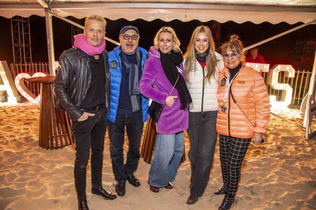 abb Roman Knizka, Franziska Hippe, Nina Ensmann, Wolfgang Stumph and Christine Stumph as guests on the beach at 10 years of Baltic Lights 2026 celebrity charity sled dog race in aid of Welthungerhilfe on the Baltic Sea between the Ahlbeck sea bridge and the Heringsdorf sea bridge , Friday 06 03 2026 in Heringsdorf MV Germany