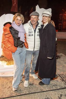 abb Gisa Zach, Till Demtroeder and Lara Dandelion Seibert as guests on the beach at the 10th anniversary of Baltic Lights 2026 celebrity charity sled dog race in aid of Welthungerhilfe on the Baltic Sea between the Ahlbeck and Heringsdorf sea bridges, Friday 06 03 2026 in Heringsdorf MV Germany