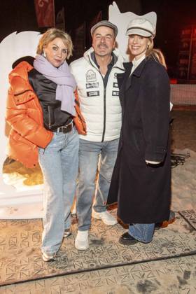 abb Gisa Zach, Till Demtroeder and Lara Dandelion Seibert as guests on the beach at the 10th anniversary of Baltic Lights 2026 celebrity charity sled dog race in aid of Welthungerhilfe on the Baltic Sea between the Ahlbeck and Heringsdorf sea bridges, Friday 06 03 2026 in Heringsdorf MV Germany