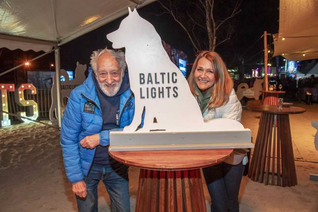 abb Dieter Hallervorden and Mrs. Christiane Zander as guests on the beach at 10 years Baltic Lights 2026 celebrity charity sled dog race in favor of Welthungerhilfe at the Baltic Sea between the sea bridge Ahlbeck and the sea bridge Heringsdorf , Friday 06 03 2026 in Heringsdorf MV Germany