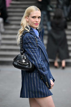 PFW Vivienne Westwood Outside Arrivals Guest arriving at the Vivienne Westwood show during Fashion Week in Paris, France on March 7, 2026. Photo by Julien Reynaud APS-Medias ABACAPRESS.COM Paris France Copyright: xReynaudxJulien APS-Medias ABACAx
