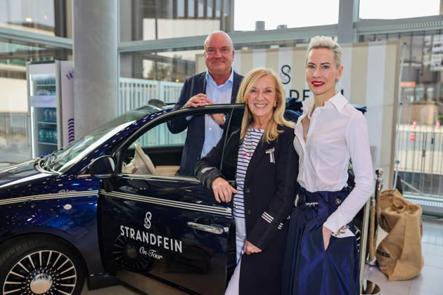 New beauty era at Strandfein Uta Raasch and Jeannine Halene present the Strandfein Beauty Signature Line Designer Uta Raasch with her business partner Jeannine Halene Agentur Rheinschurken de are making a strong statement with their newly founded brand In the photo also QVC CEO Mathias Bork 10 years of Strandfein at QVC Düsseldorf The Art of Beau
