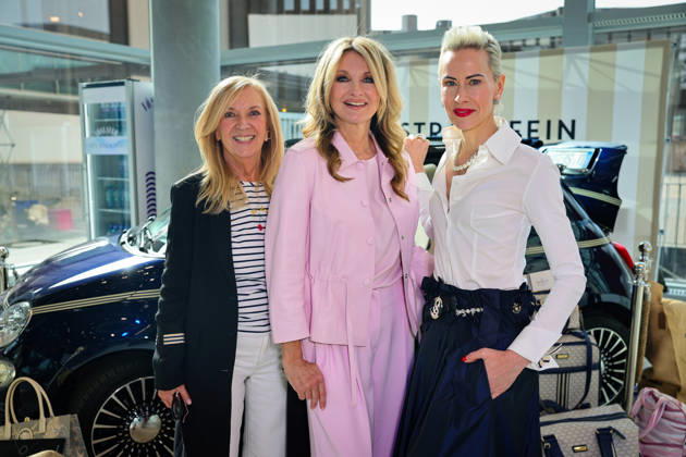 New beauty era at Strandfein Uta Raasch and Jeannine Halene present the Strandfein Beauty Signature Line Designer Uta Raasch with her business partner Jeannine Halene Agentur Rheinschurken de are making a strong statement with their newly founded brand In the photo also RTL presenter Frauke Ludowig Düsseldorf The Art of Beauty Messe NRW Germany