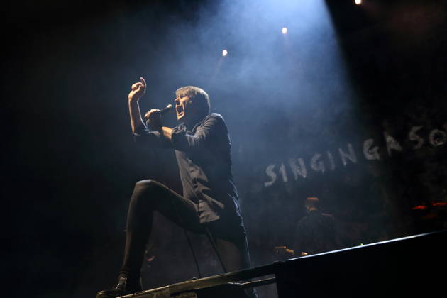 Brett Anderson from the band Suede at a concert at the Uber Eats Music Hall in Berlin, March 9, 2026 Suede concert Berlin