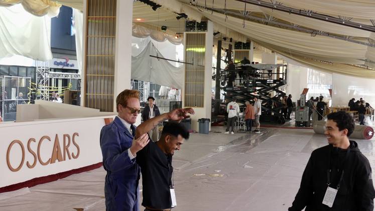 RECORD DATE NOT STATED * Conan O Brien At Oscar s Carpet Roll-Out.* (NEW) *Conan O Brien At Oscar s Carpet Roll-Out.* March 11, 2026, Dolby Theatre, Ovation Hollywood, California, USA: Host of the coming March 15, Sunday s 2026 Oscars, event host Conan O Brien ceremonially-rolled out the 900-foot-long 2026 Oscars Red Carpet at the Dolby Theatre in Los Angeles, while assisting the crew, joking about the carpet s 6,000-lb weight, and momentarily reclining on the carpet for a photo-op seen around-the-world. Credit: Julia Mineeva EGBN News TheNews2 (Foto: EGBN News Thenews2 imago images) * Conan O Brien At Oscar s Carpet Roll-Out.* Copyright: xEGBNxNewsx
